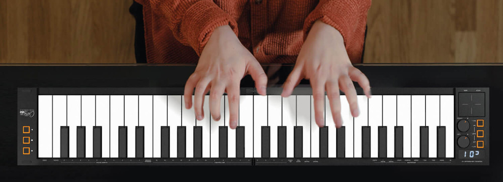 Carry-on by Blackstar FC-49 Folding USB Midi/Midi Over Bluetooth Controller Keyboard Built in Arpeggiator, X/Y Pad.Includes Cubase LE OEM & Cubase LE OEM IOS DAW music software